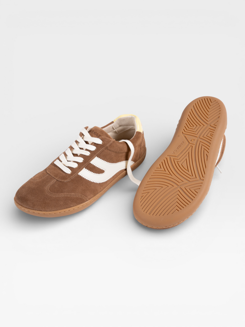 Zapatilla barefoot Atlantic Oak roble, vista superior y suela zero drop — ARNASA