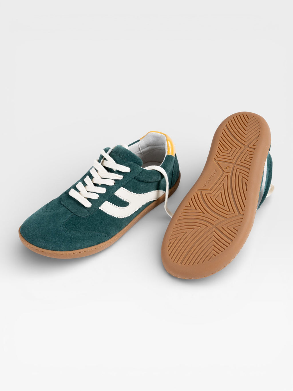 Zapatilla barefoot Atlantic Forest verde bosque, vista lateral con suela zero drop — ARNASA